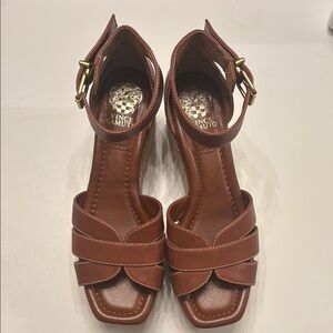 Vince Camuto Women's Brown platform sandals